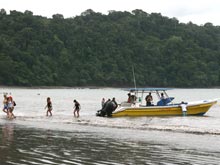 The taxi boat to Montezuma leaves off the beach in Herradura. The trip between Montezuma and Jaco takes the water boat only about an hour.