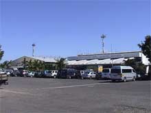 Der Flughafen Daniel Oduber Quiros International.