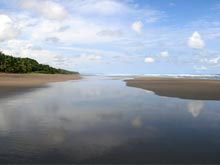 Esterillos Este es una playa hermosa y aislada.